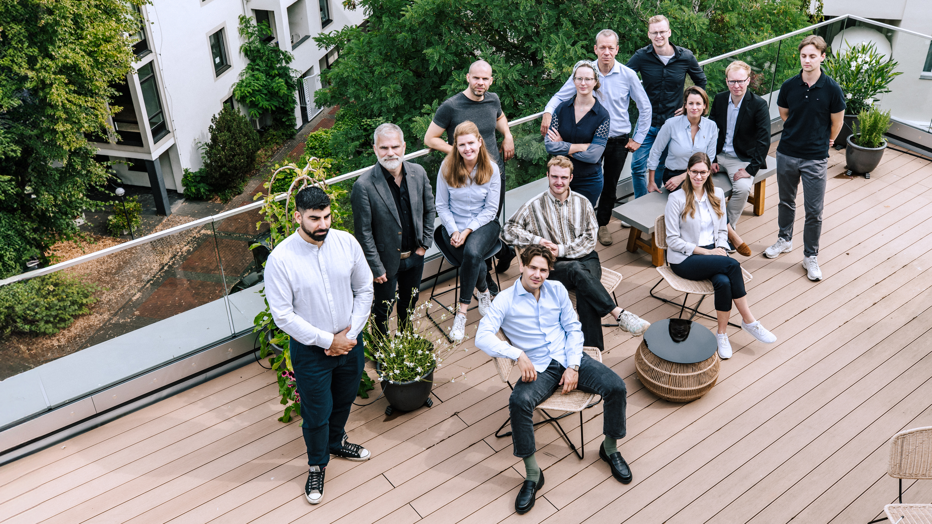 Das Team von MorgenGrün auf der Dachterrasse