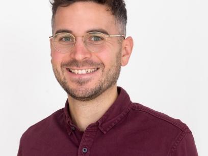 Porträt von Jan Richarz, Senior Consultant bei Morgengrün, vor weiß